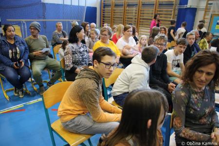 Otroci Osnovne šole Šmartno v Tuhinju z glasbo razpeli jadra (4)